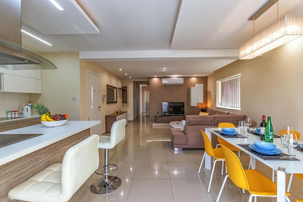 Modern 3 Bedroom Apartment Close To Paceville And Beach Is-Swieqi Exteriör bild