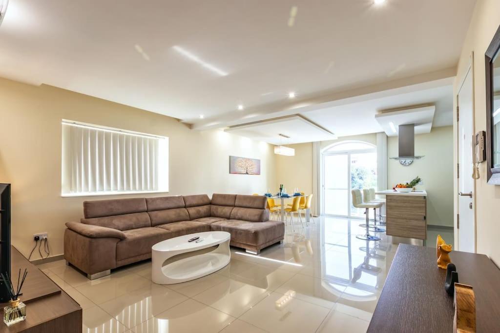Modern 3 Bedroom Apartment Close To Paceville And Beach Is-Swieqi Exteriör bild