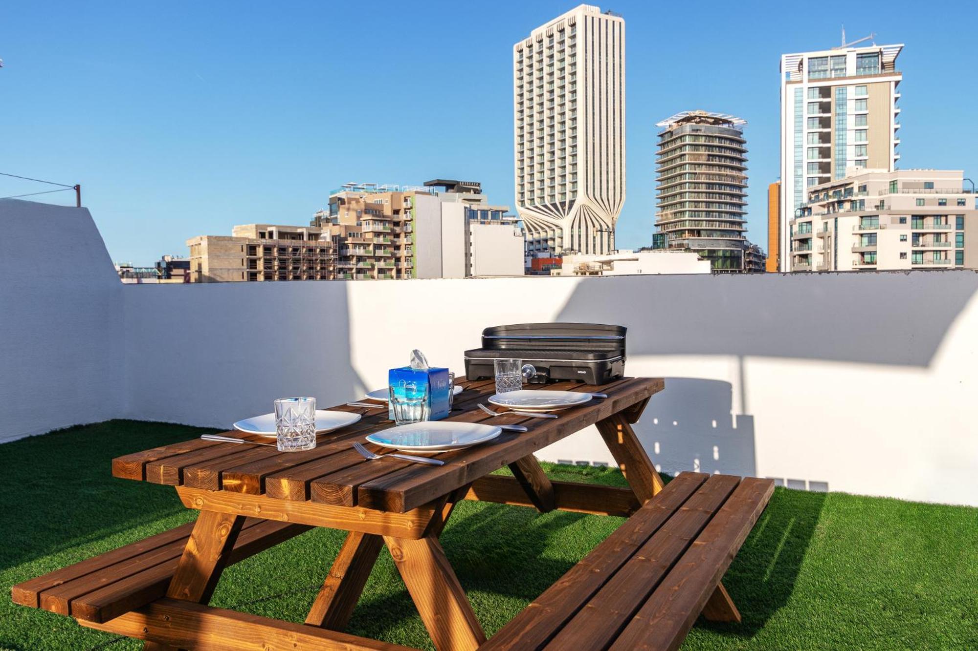 Modern 3 Bedroom Apartment Close To Paceville And Beach Is-Swieqi Exteriör bild